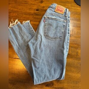Levi’s 501 button fly light wash high rise skinny distressed 90’s vintage style